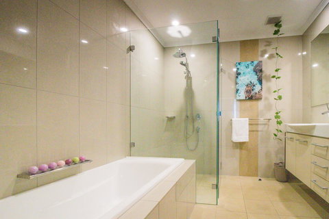 ZEN BY THE WATER - Esplanade Darwin Retreat - Renee 19