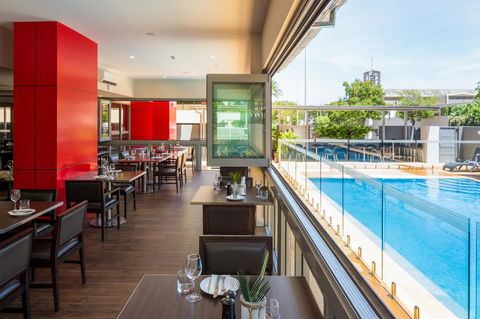 H On Smith Hotel - Renee 16