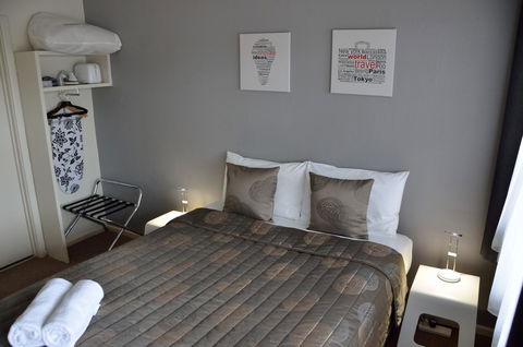 105 On The Park - Renee 9