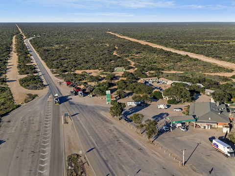 Border Village Roadhouse - Petrol Stations 19