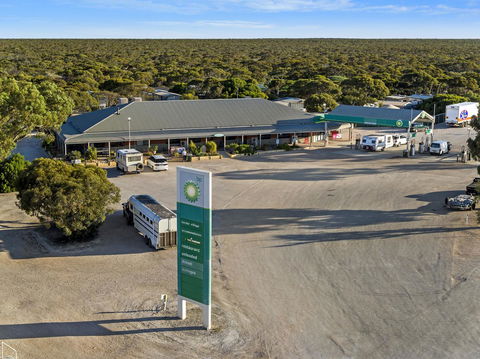 Border Village Roadhouse - Petrol Stations 17