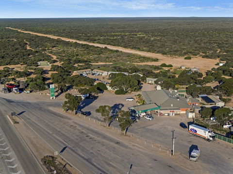 Border Village Roadhouse - Petrol Stations 20