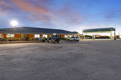 Border Village Roadhouse - Petrol Stations 2