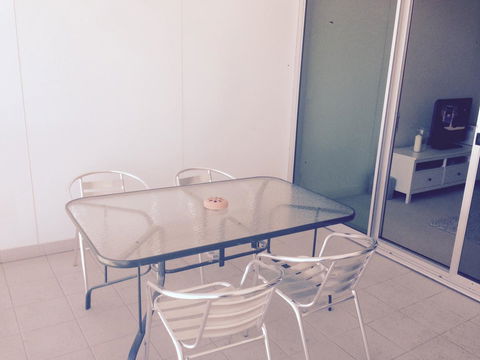 Breakwater Apartment - Petrol Stations 13