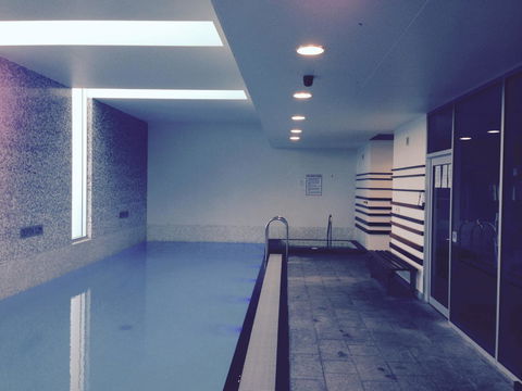 Breakwater Apartment - Petrol Stations 19