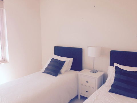 Breakwater Apartment - Petrol Stations 9