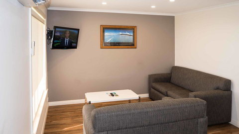 Wallaroo Holiday Park - Renee 23