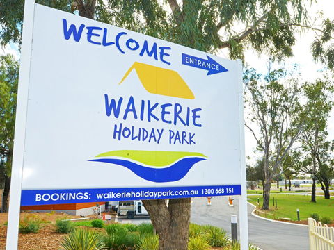Waikerie Holiday Park - Petrol Stations 1