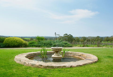 Scobie Lane Retreat - Internet Find 2