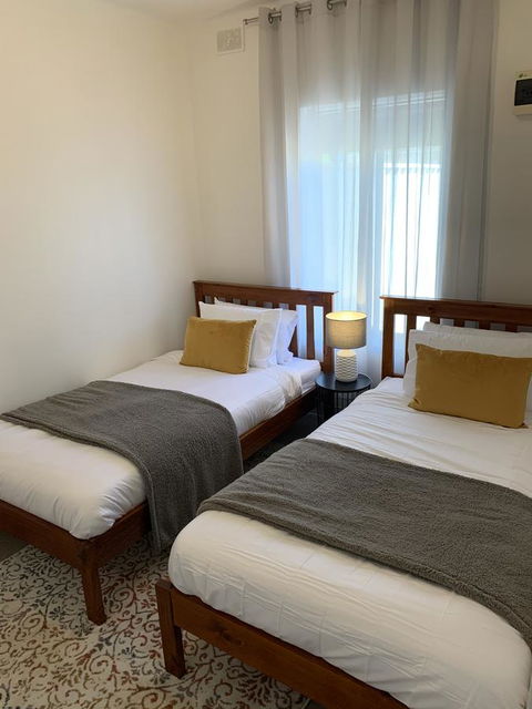 Sunshine Four - Renee 34