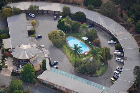 Lyndoch Hill - Petrol Stations 1
