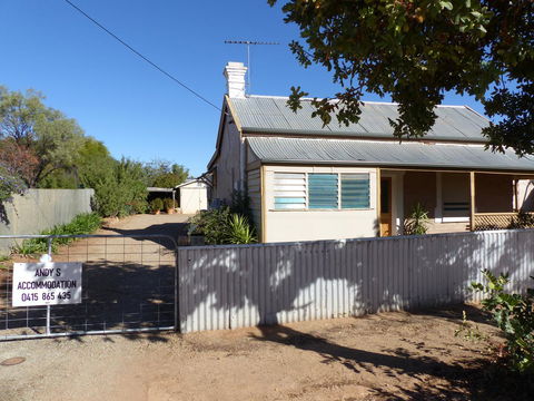 Andy's Accommodation - Petrol Stations 2