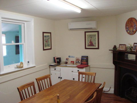 Andy's Accommodation - Petrol Stations 23