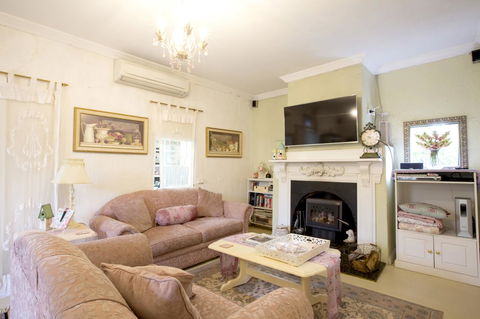 Jasmine's Barossa Valley Cottage - Petrol Stations 16