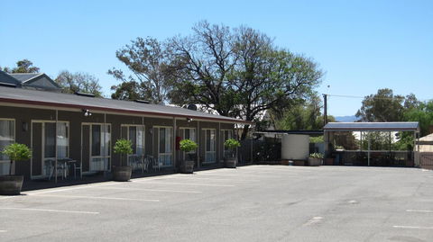 Augusta Courtyard Motel - Renee 7