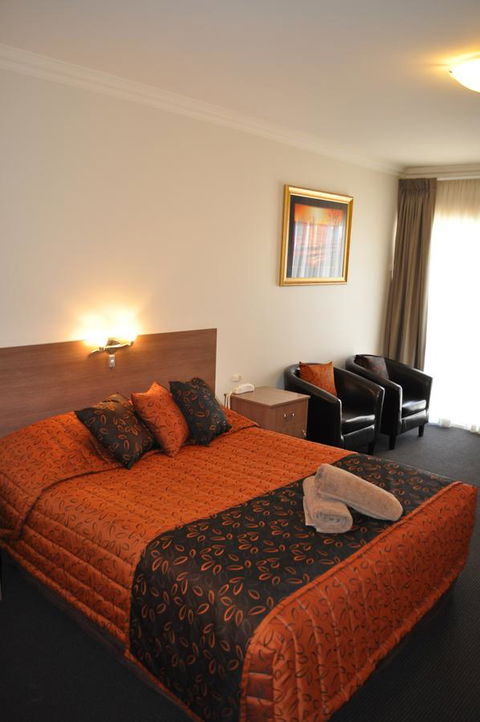 Augusta Courtyard Motel - Renee 1