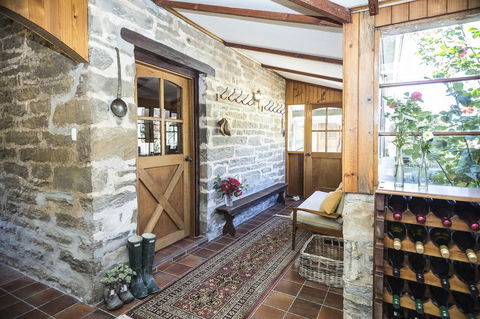 Grand Cru Estate Homestead - Petrol Stations 14
