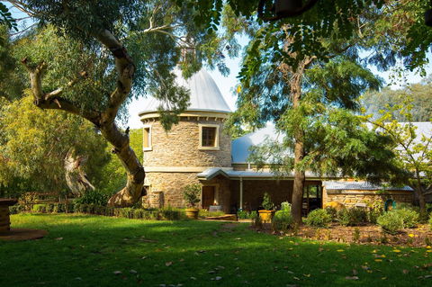 Grand Cru Estate Homestead - Petrol Stations 11