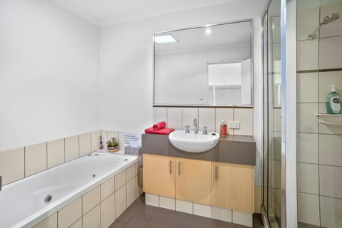 Apartment 3 - Heart Of Margaret River - Internet Find 7