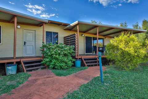 Kimberley Hotel - Renee 33