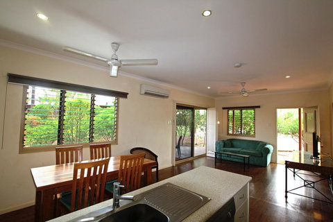 Kimberley Hotel - Renee 4