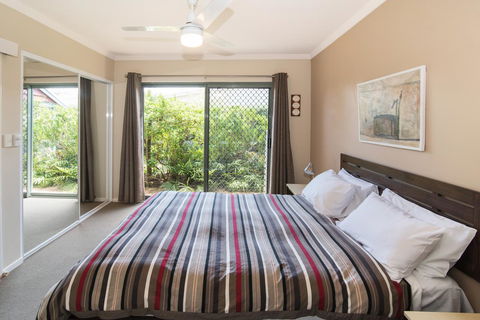 Bayshore Beachside Resort - Renee 17