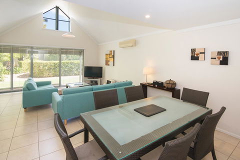 Bayshore Beachside Resort - Renee 29