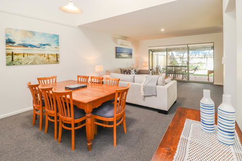 Bayshore Beachside Resort - Renee 40