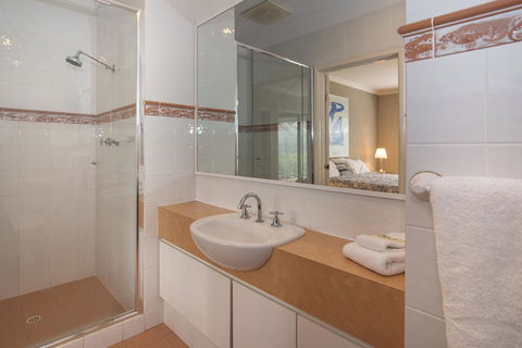 Bayshore Beachside Resort - Renee 34