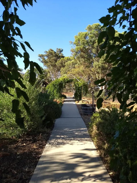 Hotham Ridge Winery And Cottages - Internet Find 34