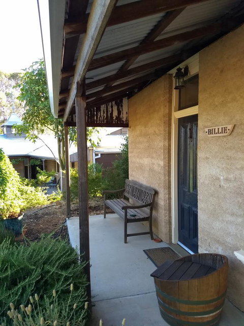 Hotham Ridge Winery And Cottages - Internet Find 17