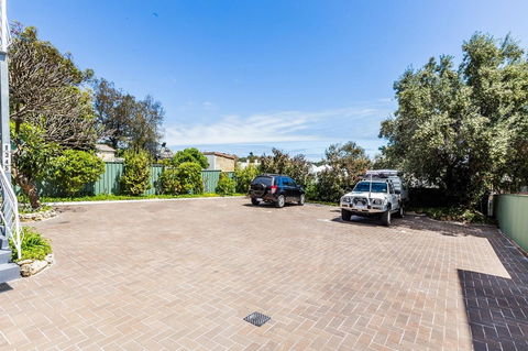 Stirling Apartments - Studio 1 - Renee 5