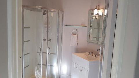 Stirling Apartments - Studio 1 - Renee 3