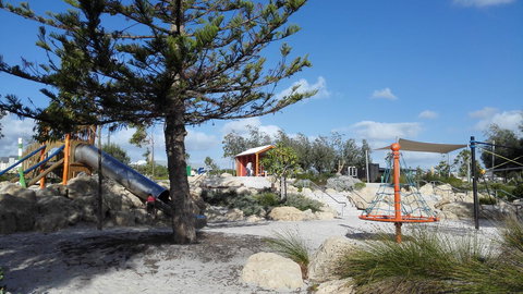 Alkimos Beach Cottage - Renee 14