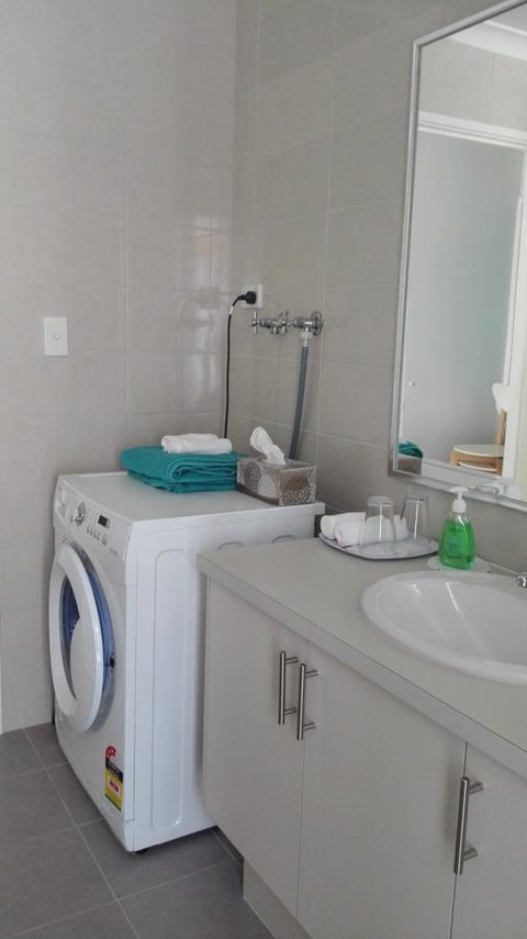 Alkimos Beach Cottage - Renee 11