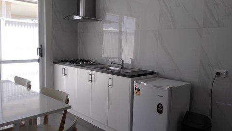 Alkimos Beach Cottage - Renee 0