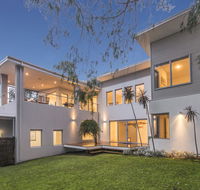 36 Thurston - Renee