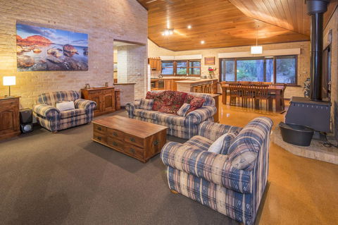 53 Martina Drive - Renee 15