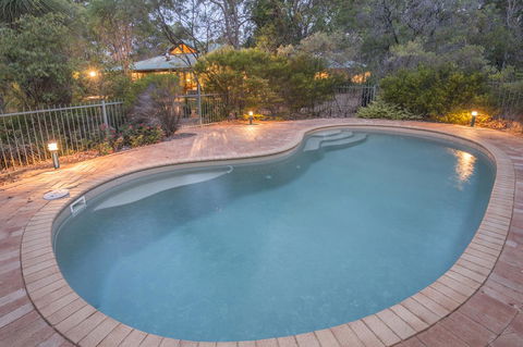 53 Martina Drive - Renee 7