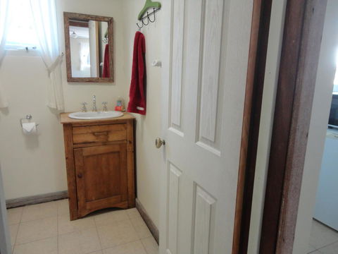 Di's Cabin In Dwellingup - Internet Find 21