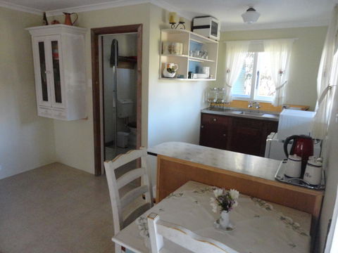 Di's Cabin In Dwellingup - Internet Find 19