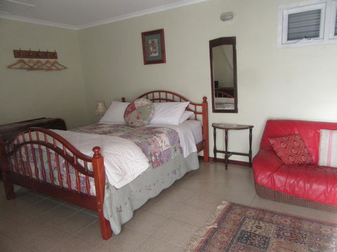 Di's Cabin In Dwellingup - Internet Find 9