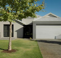 THE SANCTUARY LUXURY HOLIDAY HOME - Renee