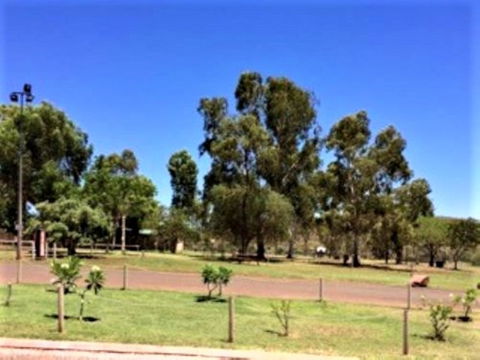 Tom Price Tourist Park - Internet Find 10