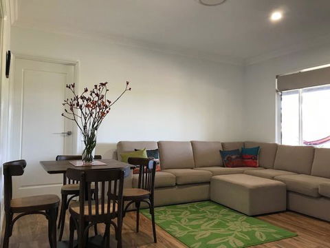 The Mains Guest House - Renee 11