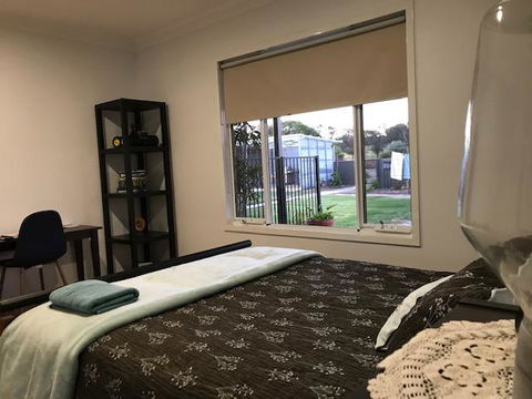 The Mains Guest House - Renee 3