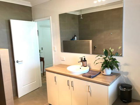 The Mains Guest House - Renee 9