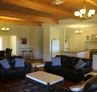 Burton Farmhouse - Renee