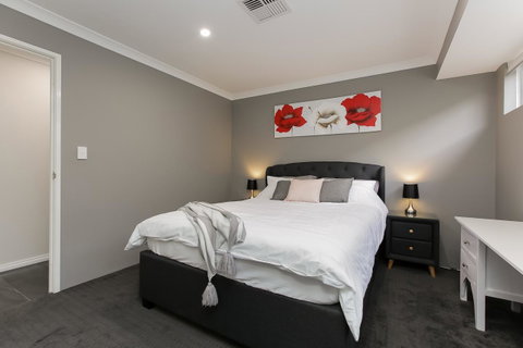 Perth Comfy Stays - Internet Find 29