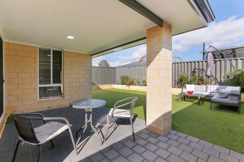 Perth Comfy Stays - Internet Find 11